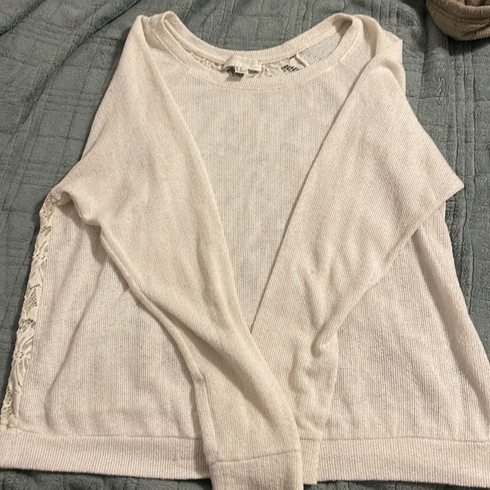 Women’s light weight sweater